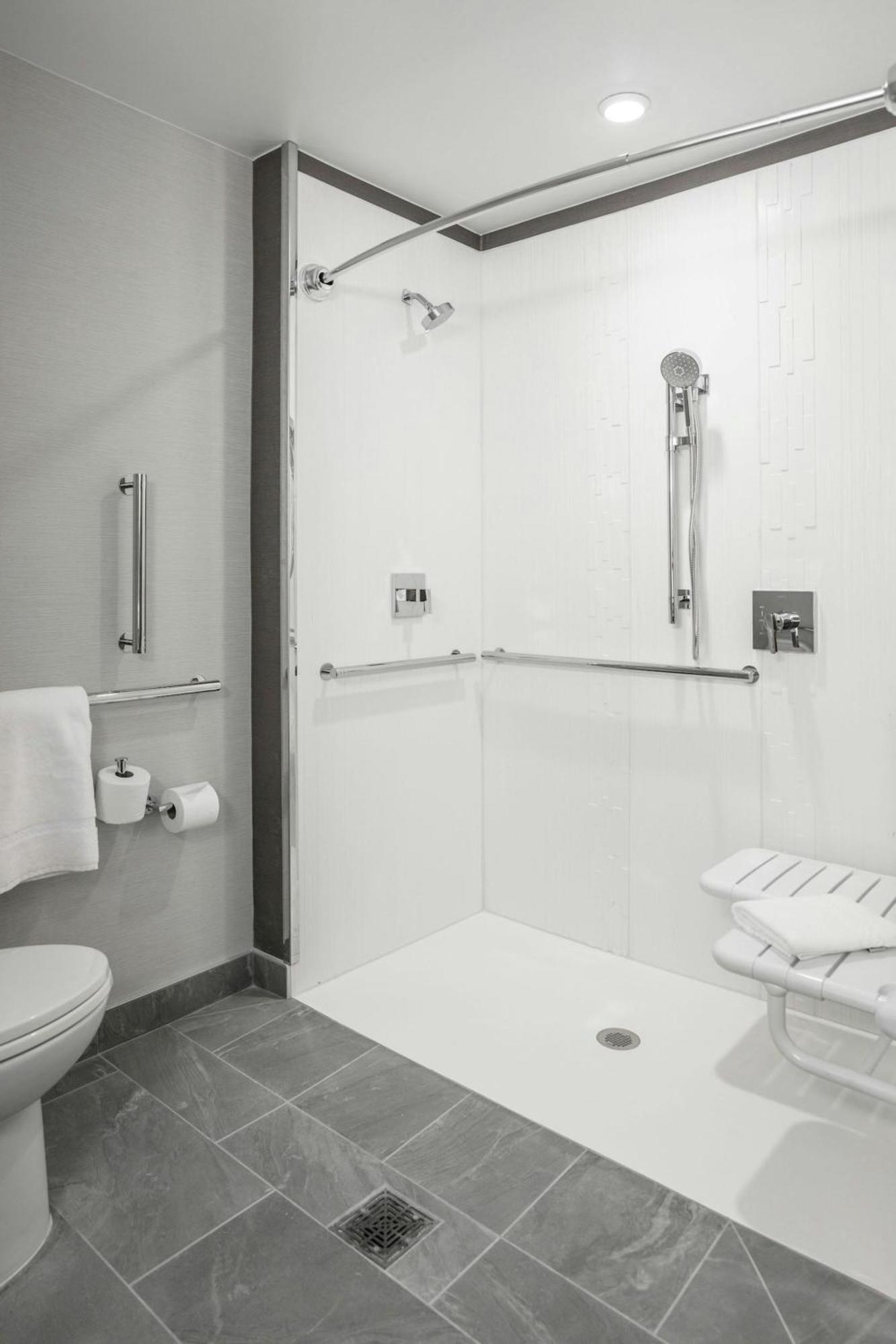 Courtyard By Marriott Indianapolis フィッシャーズ エクステリア 写真