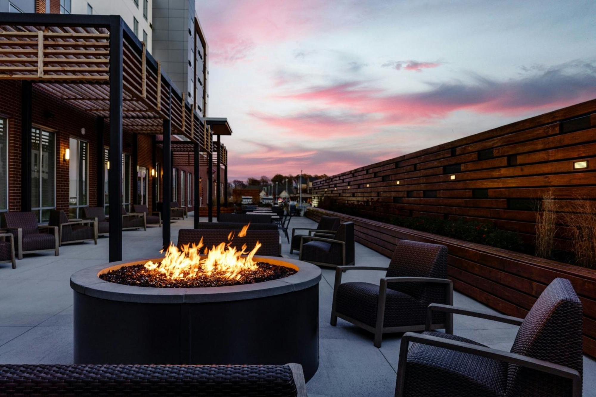 Courtyard By Marriott Indianapolis フィッシャーズ エクステリア 写真