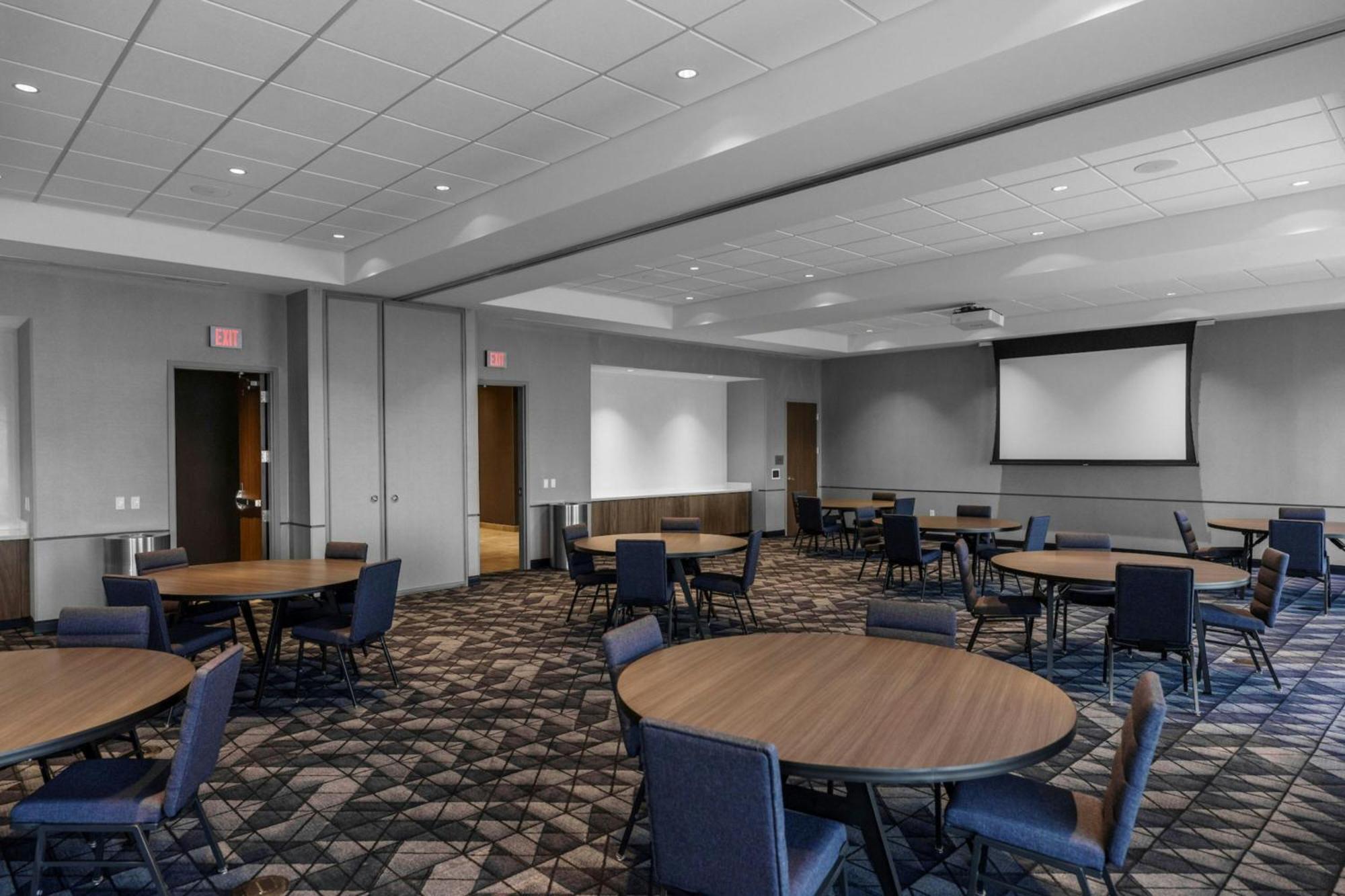 Courtyard By Marriott Indianapolis フィッシャーズ エクステリア 写真