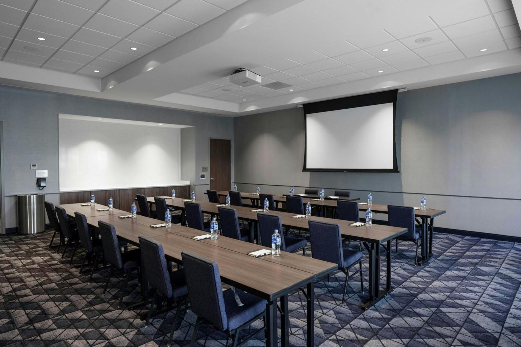 Courtyard By Marriott Indianapolis フィッシャーズ エクステリア 写真