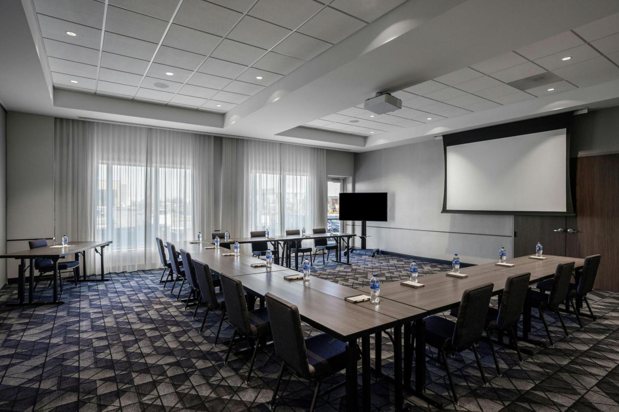 Courtyard By Marriott Indianapolis フィッシャーズ エクステリア 写真