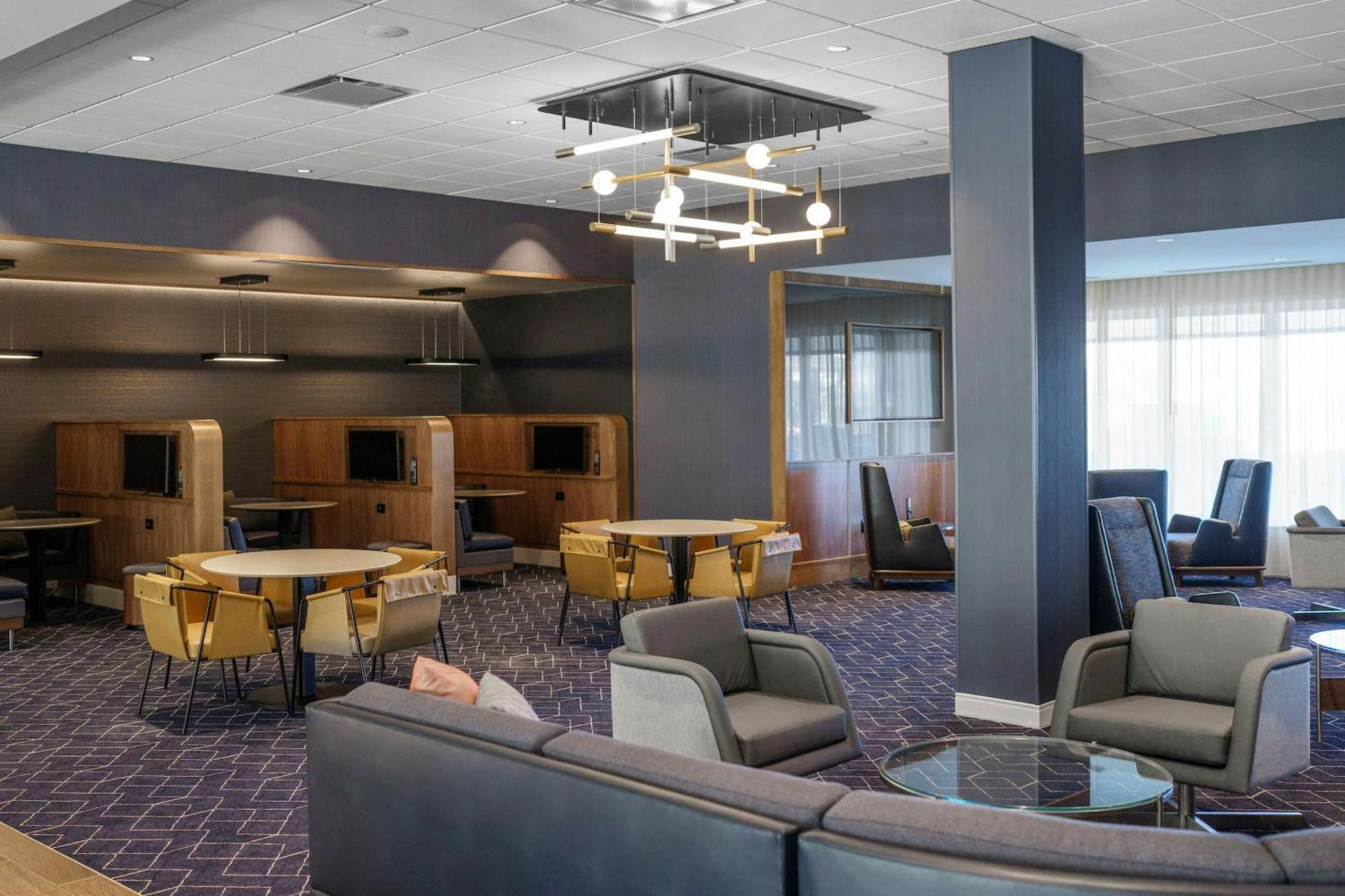 Courtyard By Marriott Indianapolis フィッシャーズ エクステリア 写真
